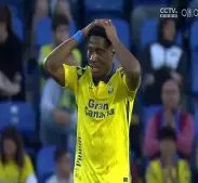 萧亚轩勇敢,公开被犬咬,伤脸部惨状,英皇娱乐,英皇娱乐官网