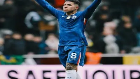 “曼联以2-0击败埃弗顿，马夏尔立功，拉什福德伤退！红魔全场狂射29次仅11中，力压蓝军！”